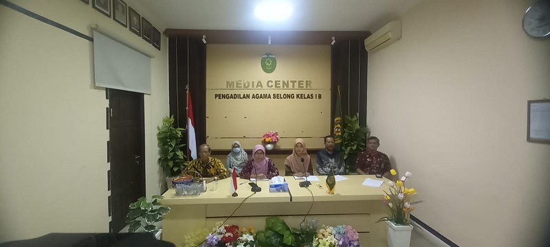 1 PA Selong Mengikuti Webinar Client Oriented Website