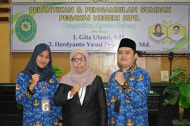 1 Pelantikan dan Pengambilan Sumpah Pegawai Negeri Sipil PNS Pengadilan Agama Selong