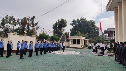 3 Pengadilan Agama Selong Melaksanakan Upacara Kemerdekaan RI ke 77 Tahun 2022