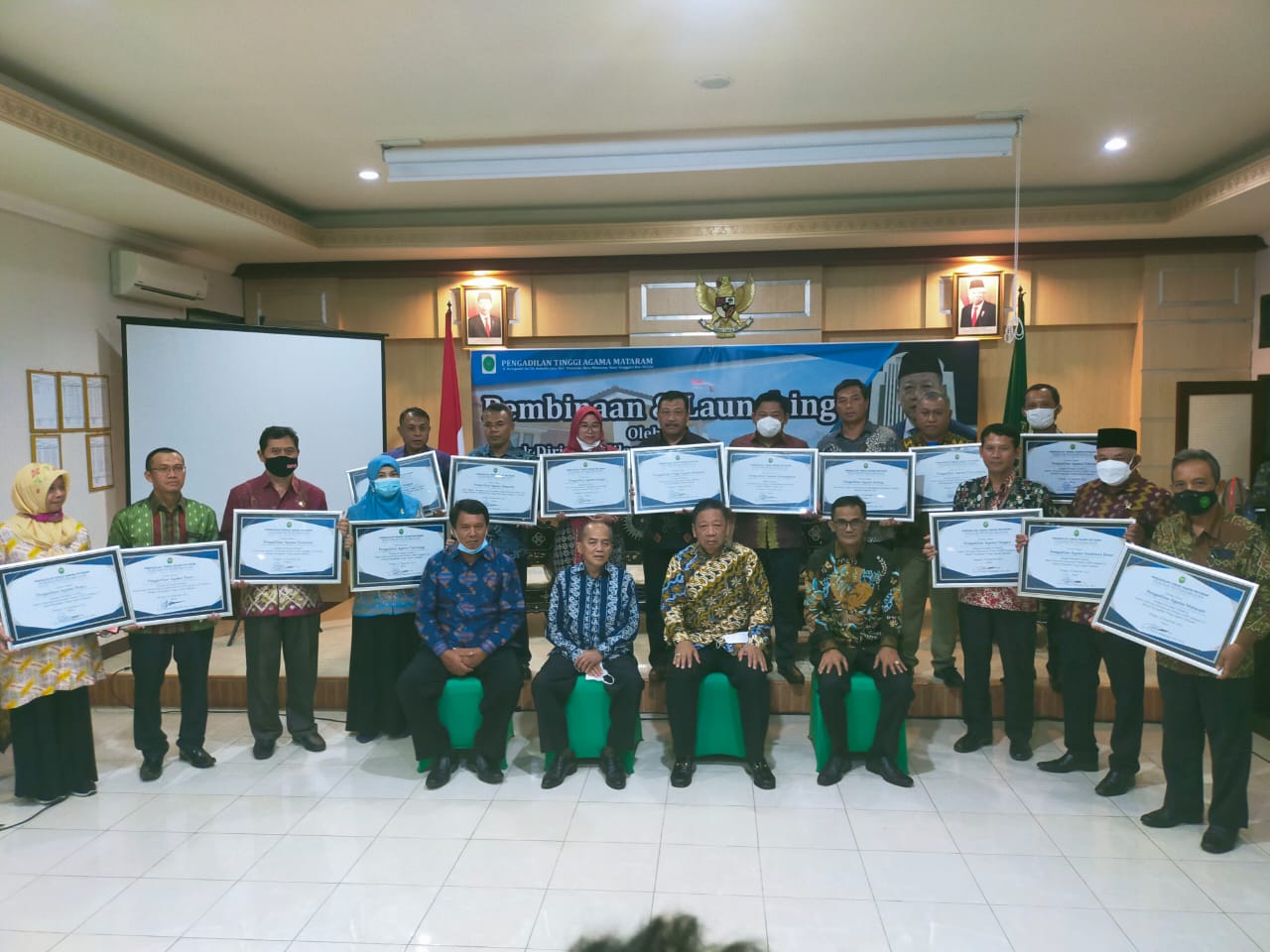 3 Raih Juara Tim Tennis Meja PA Selong Mendapat Kehormatan Bertanding dengan Dirjen Badilag