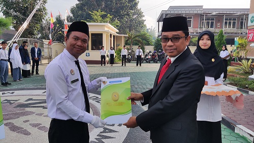 5 Pengadilan Agama Selong Melaksanakan Upacara Kemerdekaan RI ke 77 Tahun 2022